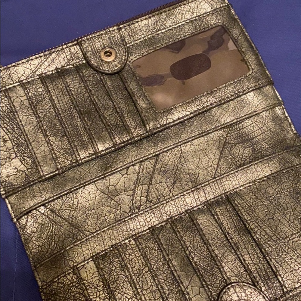 Silver Target Wallet - Picture 5 of 8
